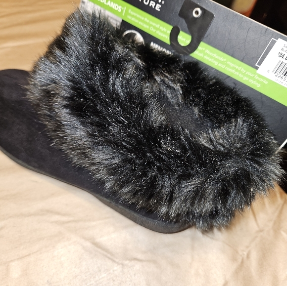 Isotoner Signature Woodlands Memory Foam Indoor/Outdoor booties with Aztec print - Picture 4 of 11